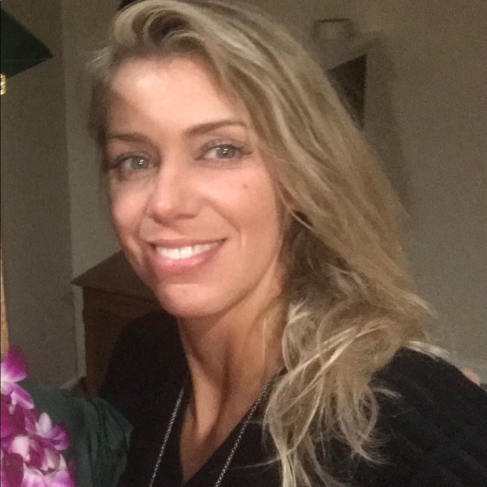 Meet your Posher, Javina